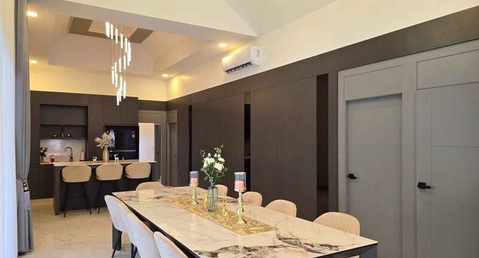 À vendre 5 chambres villa à Bang Lamung, Chonburi