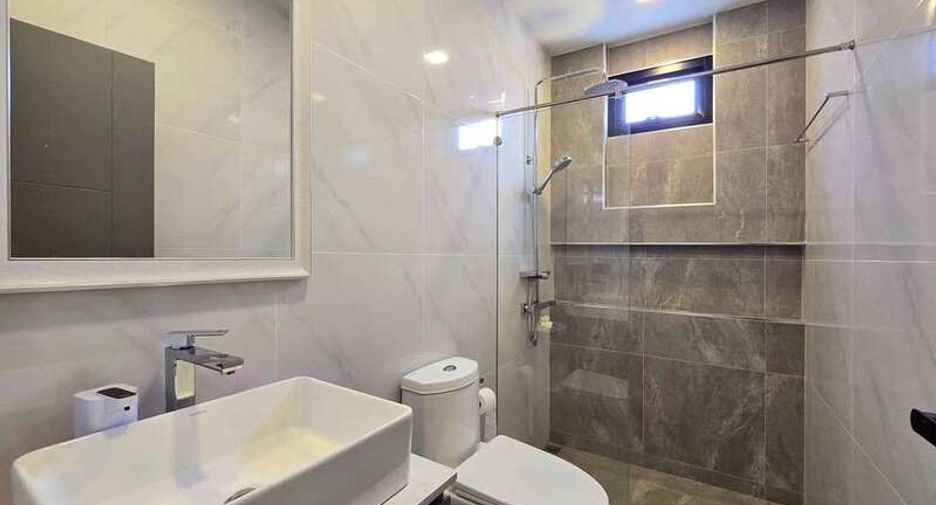 À vendre 5 chambres villa à Bang Lamung, Chonburi