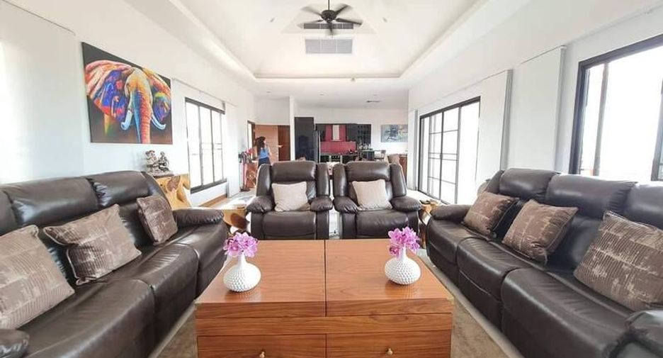 For sale 3 bedrooms villa in Sattahip, Chonburi