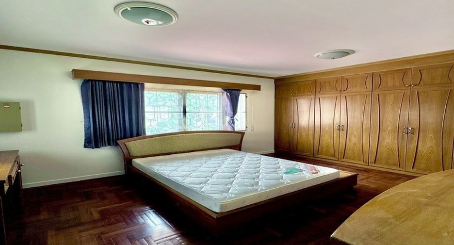 For sale 4 bedrooms house in Jomtien, Pattaya