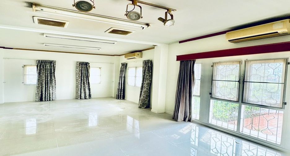 For sale 4 bedrooms house in Jomtien, Pattaya