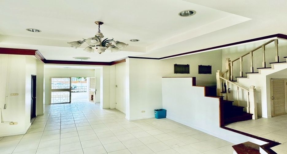 For sale 4 bedrooms house in Jomtien, Pattaya
