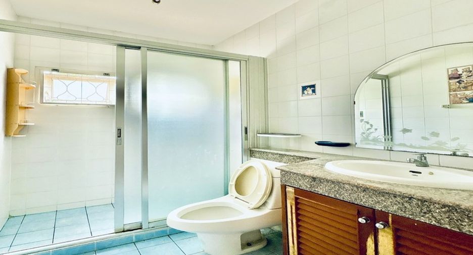 For sale 4 bedrooms house in Jomtien, Pattaya