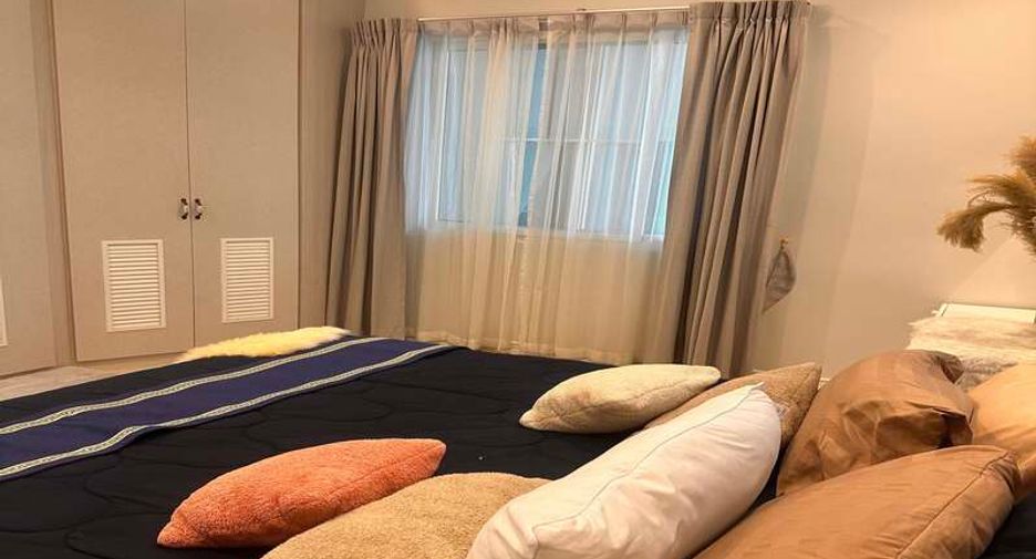 For sale 3 bedrooms villa in Huay Yai, Pattaya