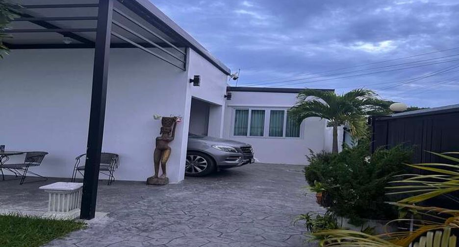 For sale 3 bedrooms villa in Huay Yai, Pattaya