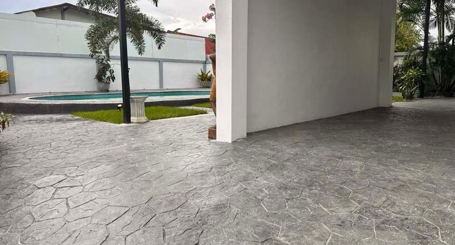 For sale 3 bedrooms villa in Huay Yai, Pattaya