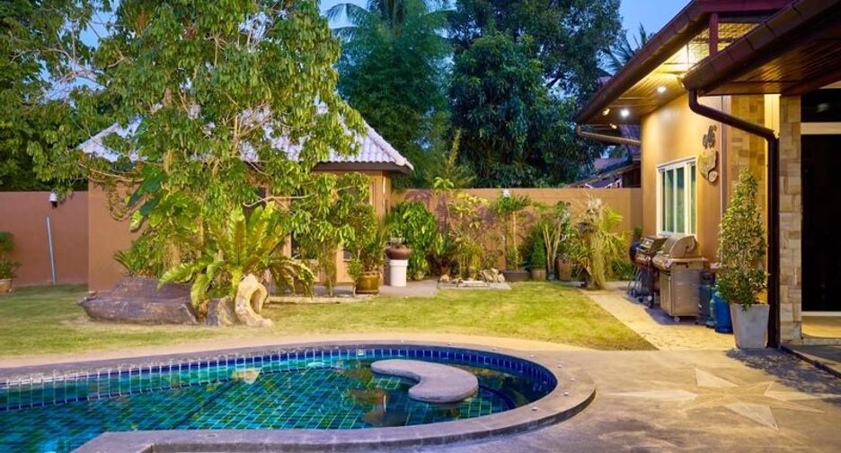 For sale 6 bedrooms villa in East Pattaya, Pattaya