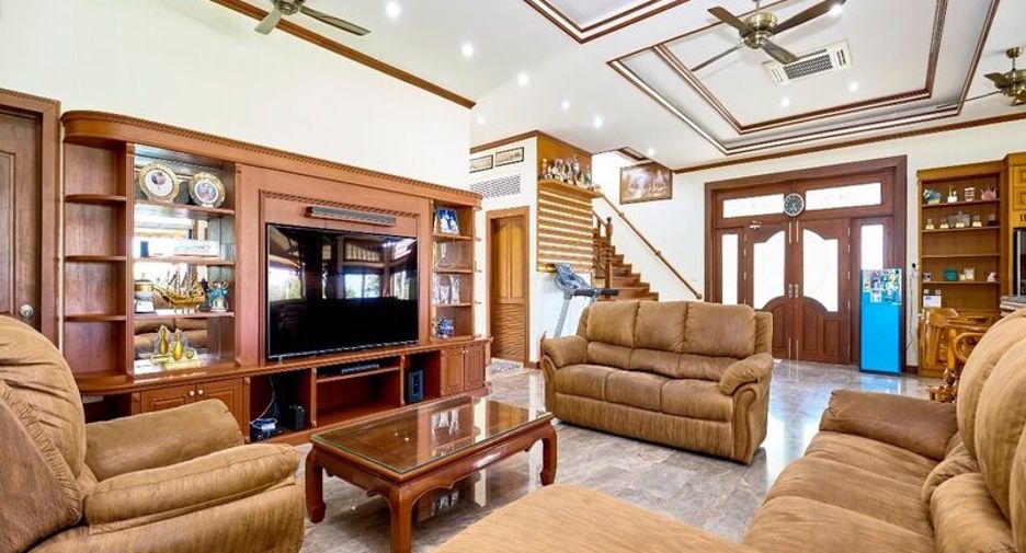 For sale 6 bedrooms villa in East Pattaya, Pattaya