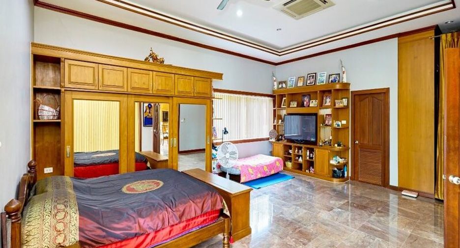 For sale 6 bedrooms villa in East Pattaya, Pattaya