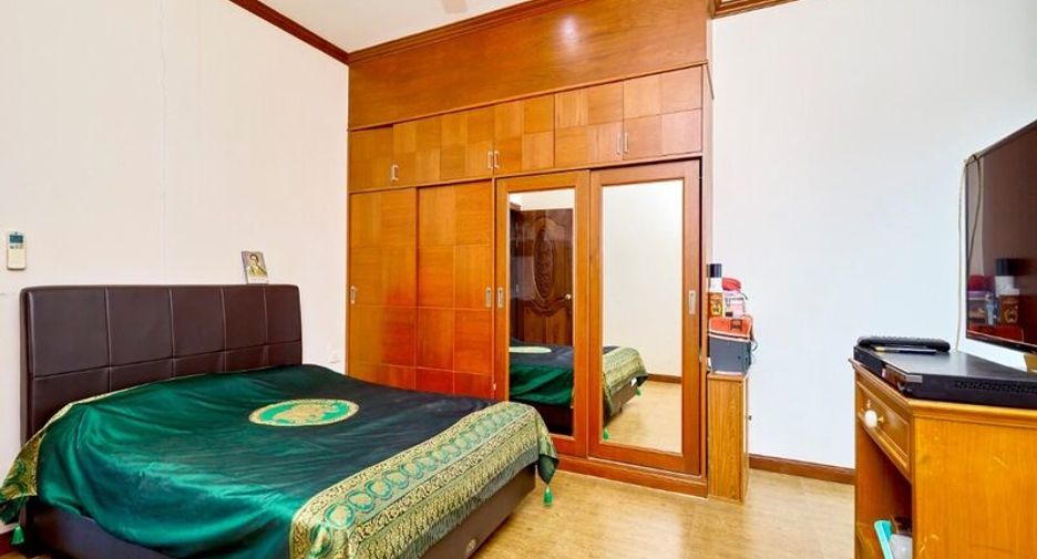 For sale 6 bedrooms villa in East Pattaya, Pattaya