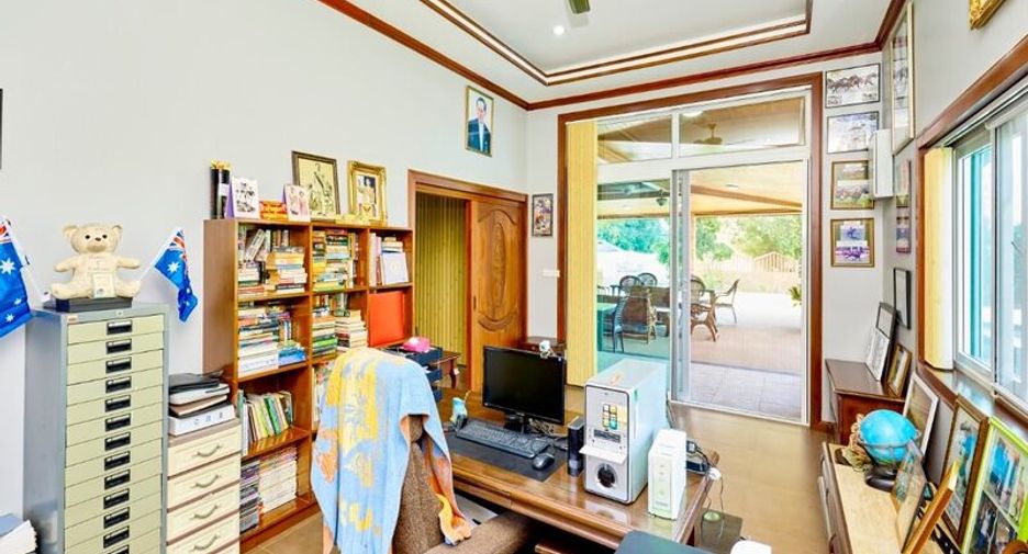 For sale 6 bedrooms villa in East Pattaya, Pattaya