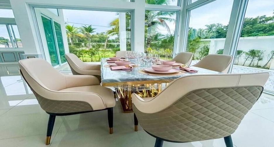 Casa en venta de 4 habitaciones en Huay Yai, Pattaya