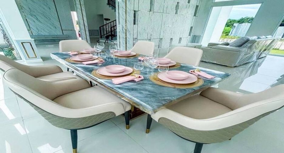 Casa en venta de 4 habitaciones en Huay Yai, Pattaya