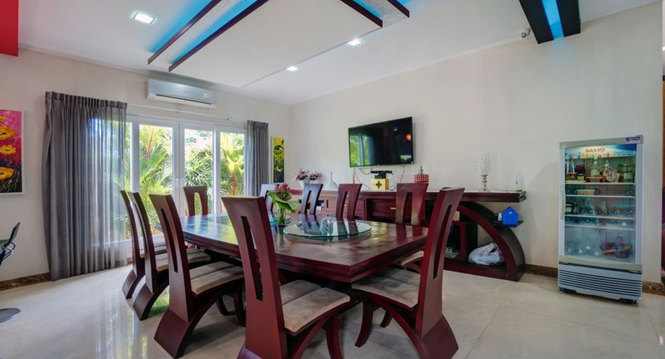 For sale 7 bedrooms villa in Sattahip, Chonburi
