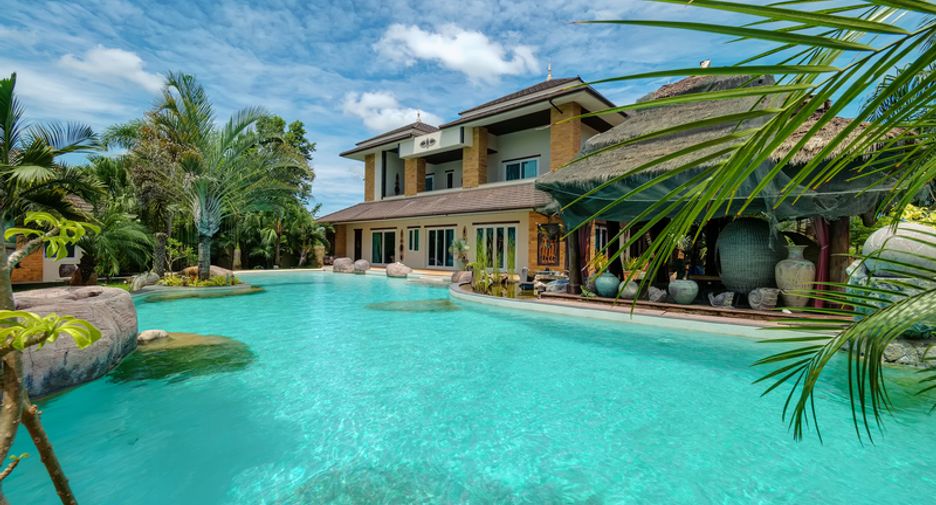 For sale 7 bedrooms villa in Sattahip, Chonburi