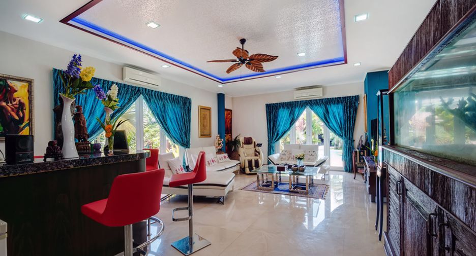 For sale 7 bedrooms villa in Sattahip, Chonburi