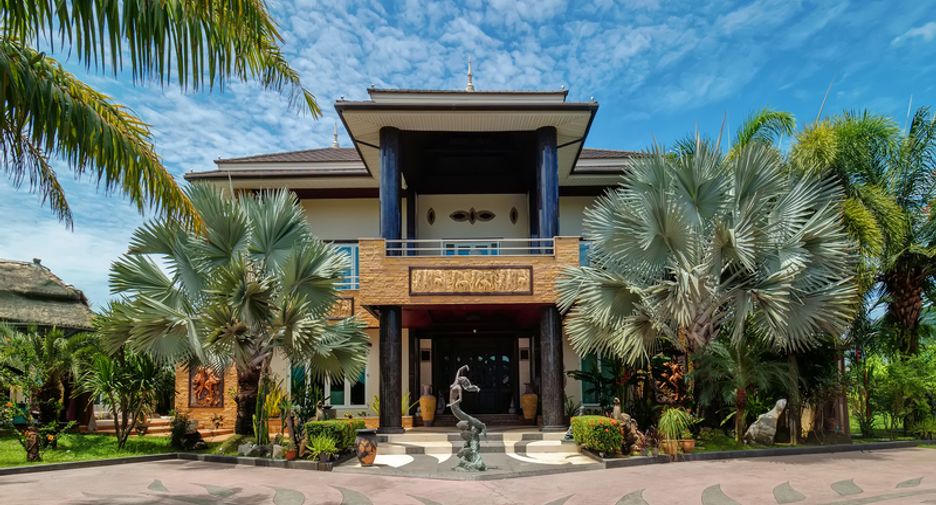 For sale 7 bedrooms villa in Sattahip, Chonburi