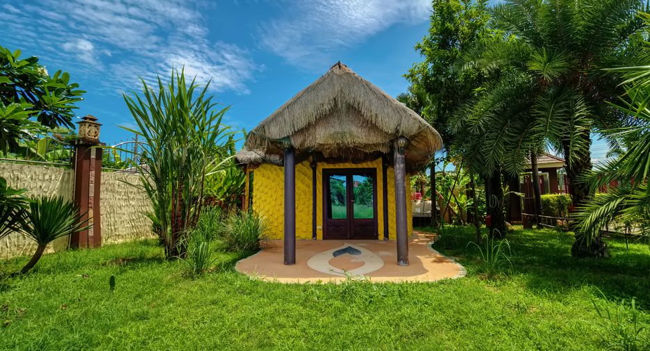 For sale 7 bedrooms villa in Sattahip, Chonburi