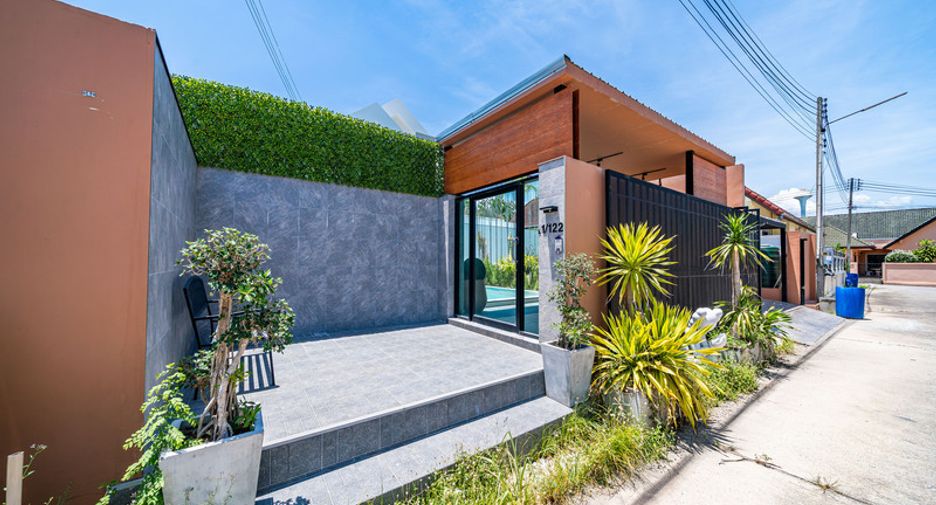 For sale 4 bedrooms villa in East Pattaya, Pattaya