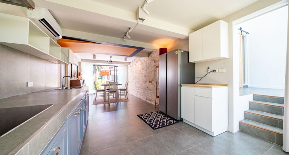 For sale 4 bedrooms villa in East Pattaya, Pattaya