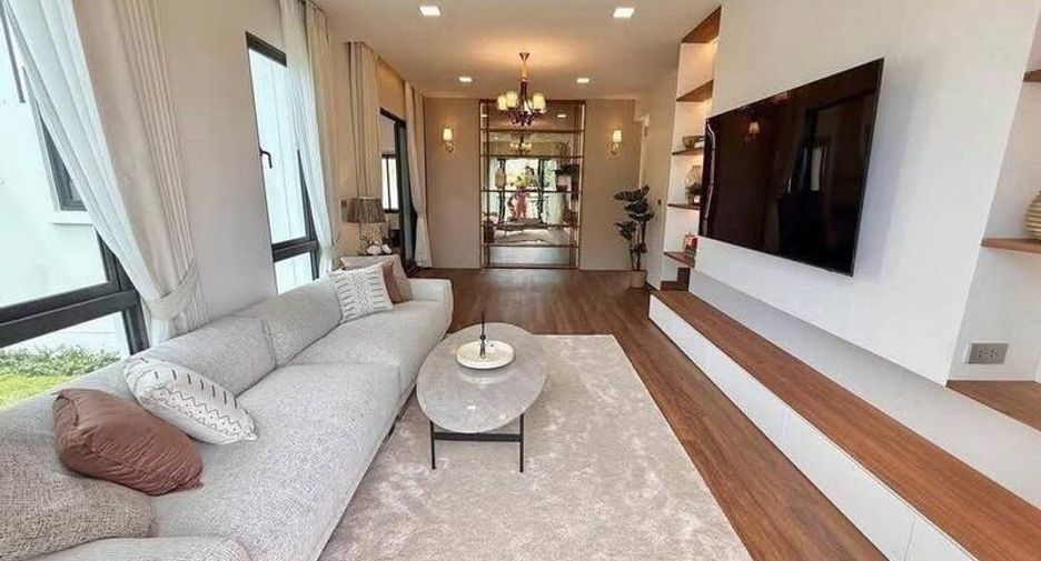 À vendre 4 chambres villa à Huay Yai, Pattaya