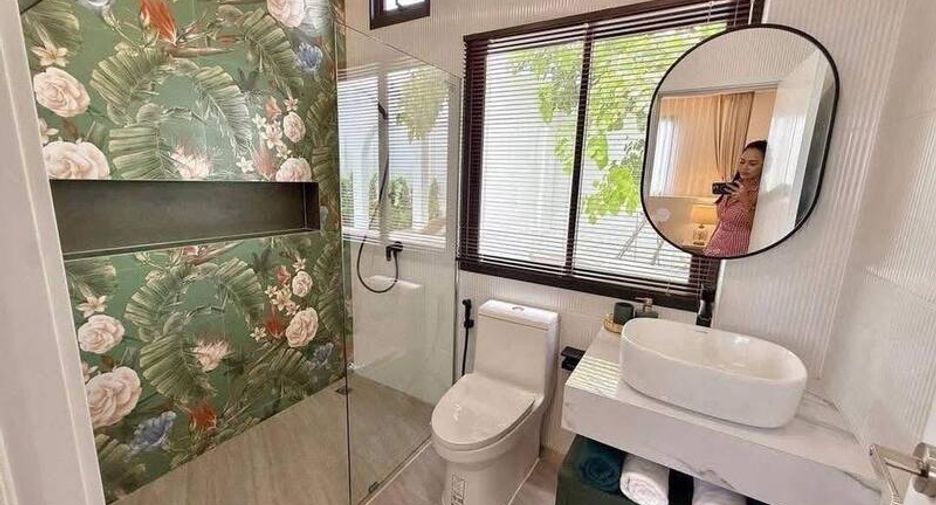 À vendre 4 chambres villa à Huay Yai, Pattaya
