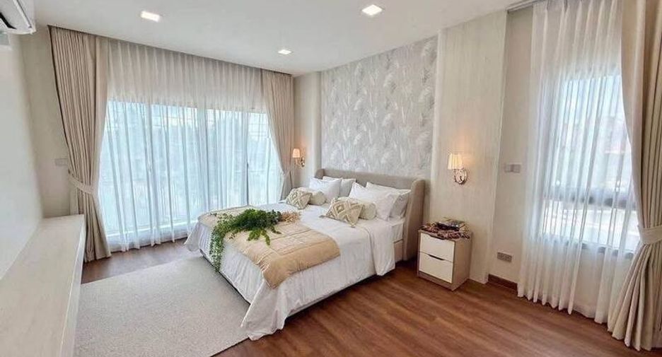 À vendre 4 chambres villa à Huay Yai, Pattaya