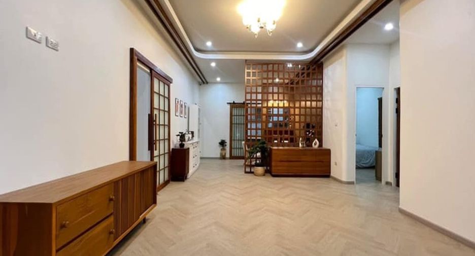 Haus zum Kauf mit 4 Zimmer in Bang Lamung, Chonburi