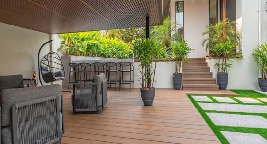 For sale 4 bedrooms villa in Jomtien, Pattaya