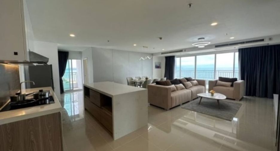 For sale 3 bedrooms condo in Jomtien, Pattaya