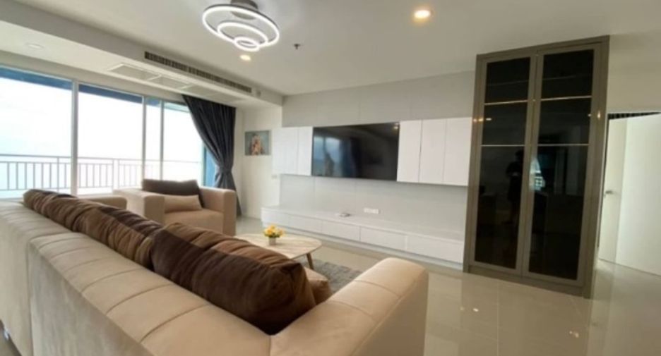 For sale 3 bedrooms condo in Jomtien, Pattaya