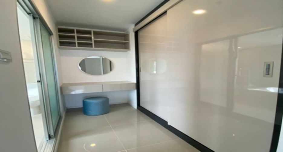 For sale 3 bedrooms condo in Jomtien, Pattaya