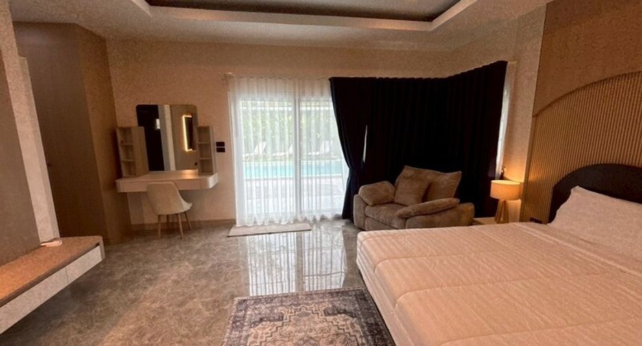 For sale 5 bedrooms villa in East Pattaya, Pattaya