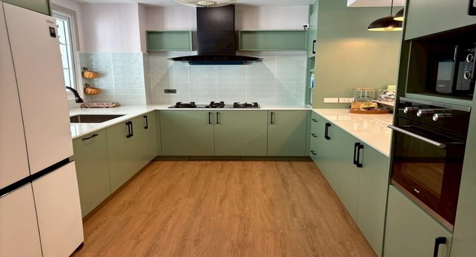 For sale 5 bedrooms villa in East Pattaya, Pattaya