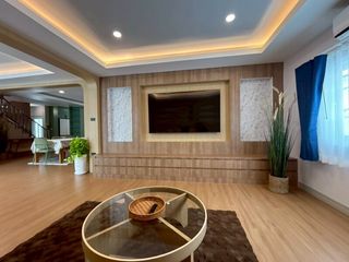 Haus zum Kauf mit 5 Zimmer in East Pattaya, Pattaya