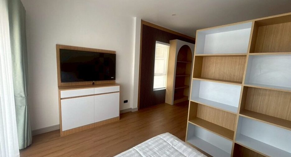For sale 5 bedrooms villa in East Pattaya, Pattaya