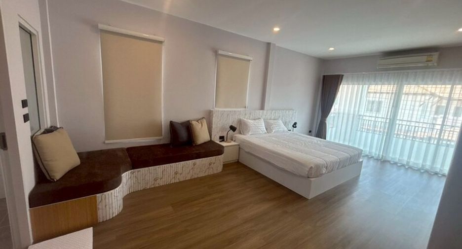 For sale 5 bedrooms villa in East Pattaya, Pattaya