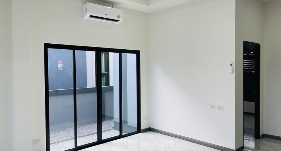 For sale 3 bedrooms villa in Bang Lamung, Chonburi