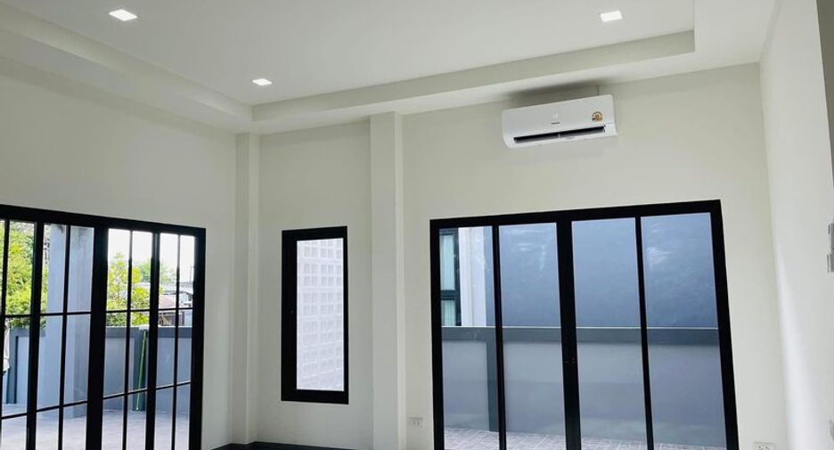 For sale 3 bedrooms villa in Bang Lamung, Chonburi
