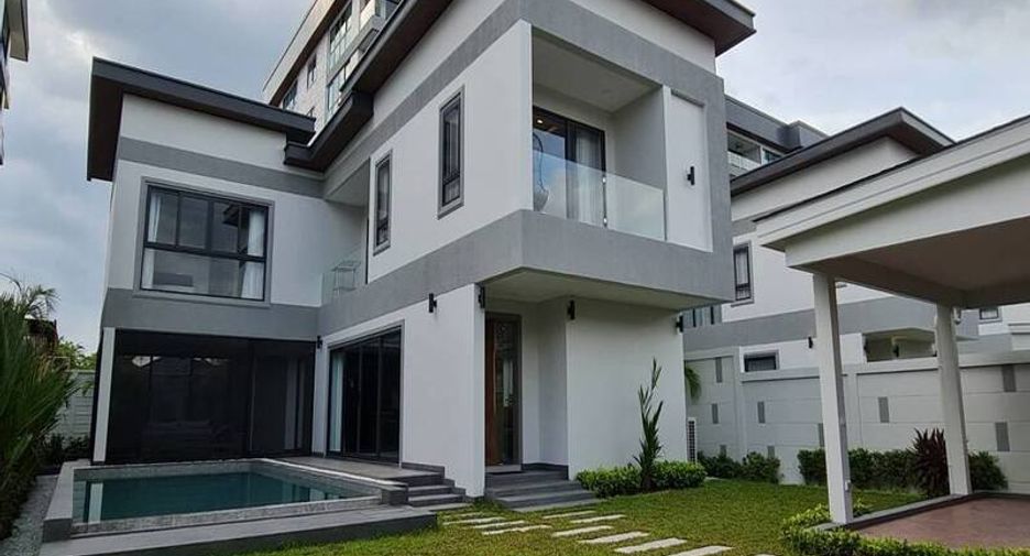 For sale 4 bedrooms house in Jomtien, Pattaya