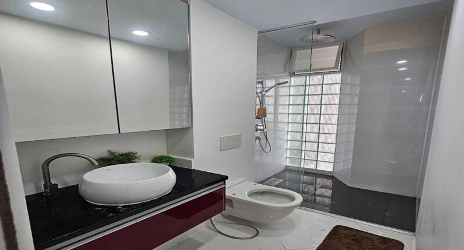 For sale 1 bed condo in Sattahip, Chonburi