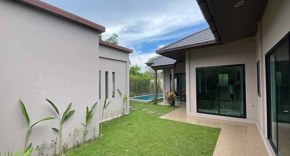 For rent 3 bedrooms villa in Huay Yai, Pattaya