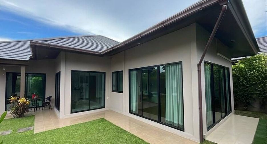 For rent 3 bedrooms villa in Huay Yai, Pattaya
