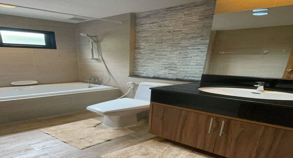 For rent 3 bedrooms villa in Huay Yai, Pattaya