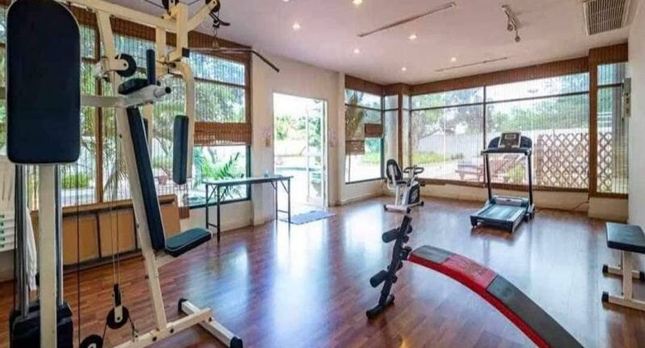 For rent 3 bedrooms condo in Jomtien, Pattaya