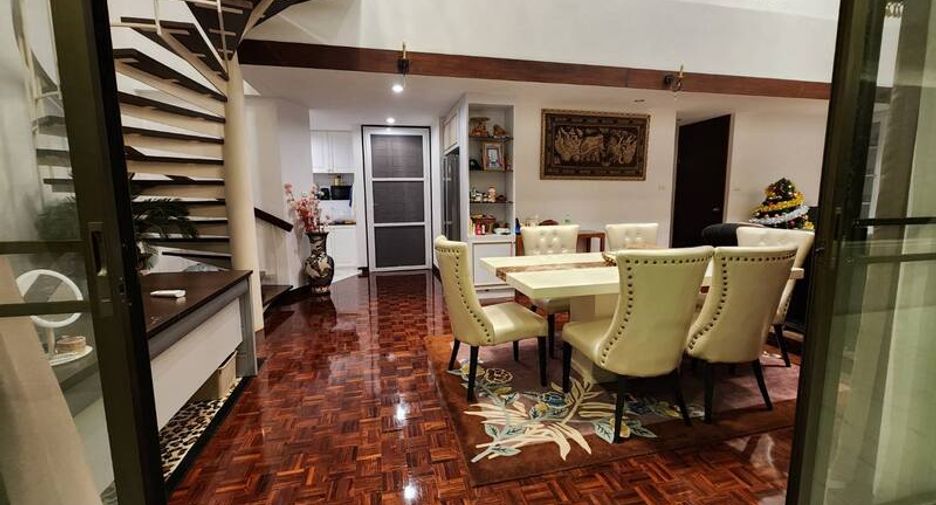 For rent 3 bedrooms condo in Jomtien, Pattaya