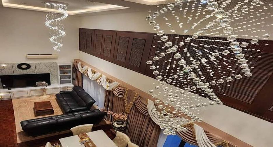 For rent 3 bedrooms condo in Jomtien, Pattaya
