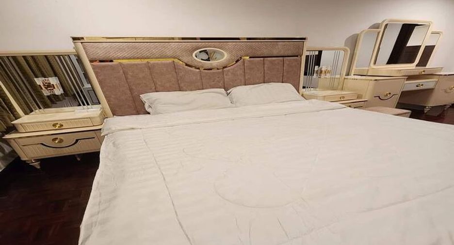 For rent 3 bedrooms condo in Jomtien, Pattaya