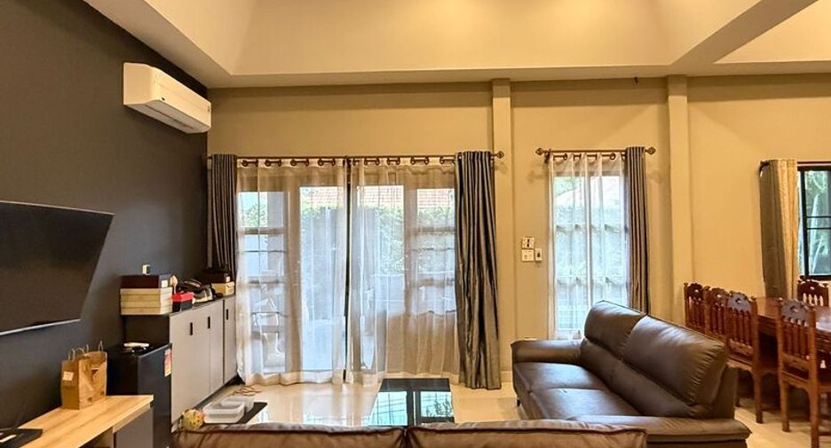 For sale 3 bedrooms villa in Jomtien, Pattaya