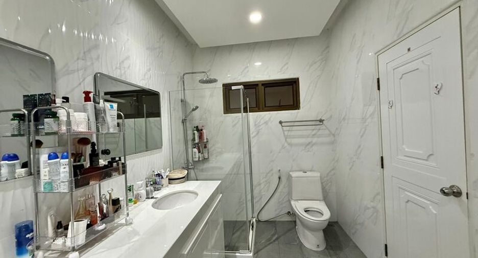For sale 3 bedrooms villa in Jomtien, Pattaya